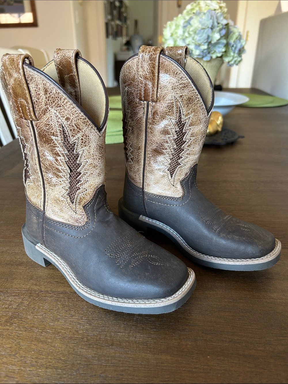 Smokey Mountain boots leather upper great condition size 12 boys